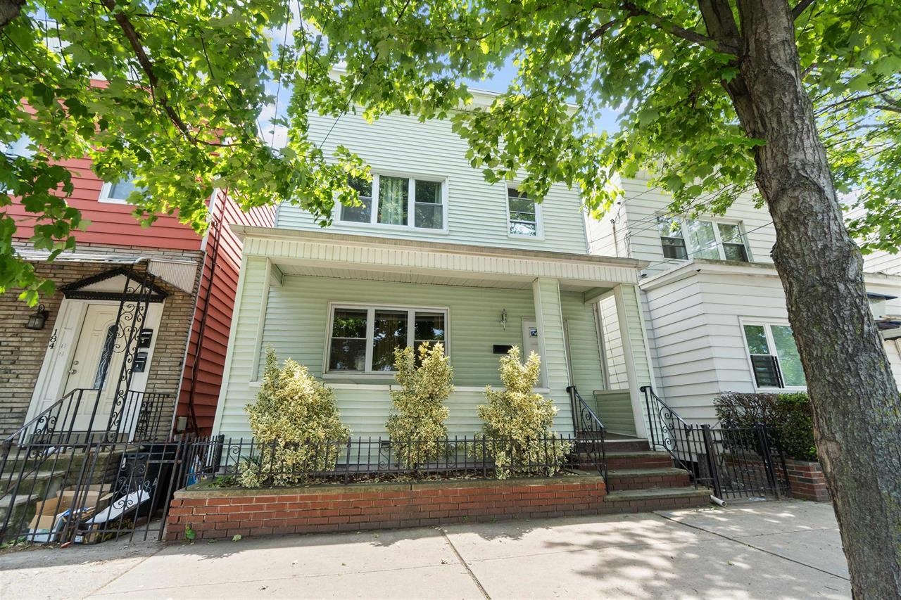 182 Avenue F Bayonne NJ 07002