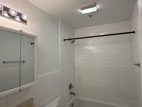 8913 Riverside Place North Bergen NJ 07047