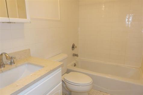 8913 Riverside Place North Bergen NJ 07047