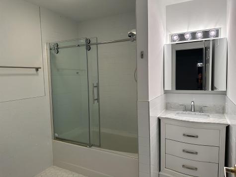 8913 Riverside Place North Bergen NJ 07047