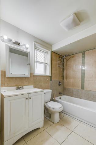 77 Wallis Avenue Jersey City NJ 07304
