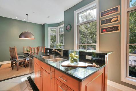 3 Regency Place Weehawken NJ 07086