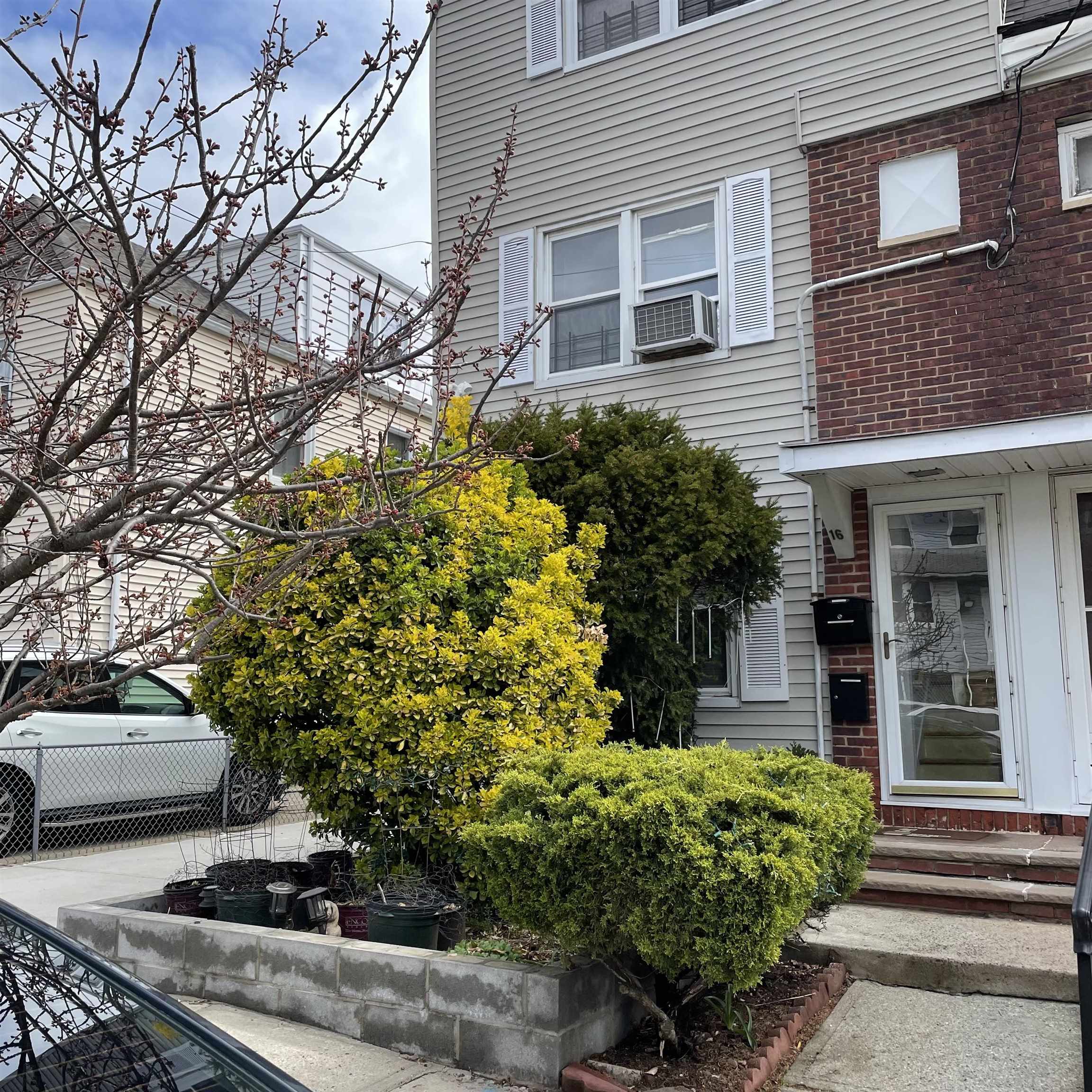 16 Kelly Parkway Bayonne NJ 07002