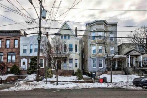 221 Shippen Street Weehawken NJ 07086