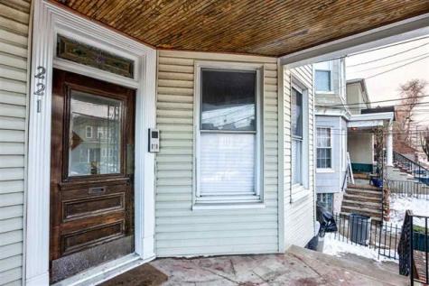 221 Shippen Street Weehawken NJ 07086