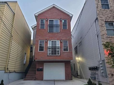 84 Andrew Street Bayonne NJ 07002