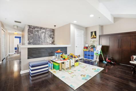 80 Lydia Drive Guttenberg NJ 07093