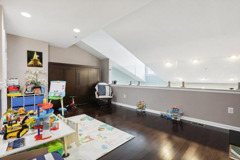 80 Lydia Drive Guttenberg NJ 07093