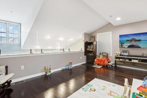 80 Lydia Drive Guttenberg NJ 07093