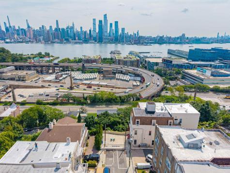 5 Oak Street Weehawken NJ 07086