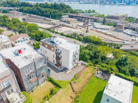 5 Oak Street Weehawken NJ 07086