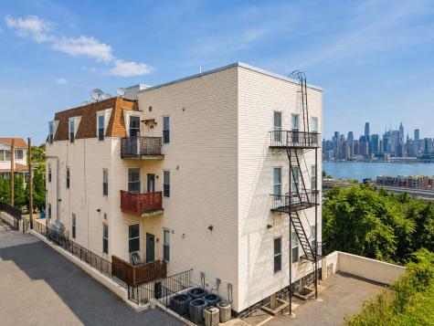 5 Oak Street Weehawken NJ 07086
