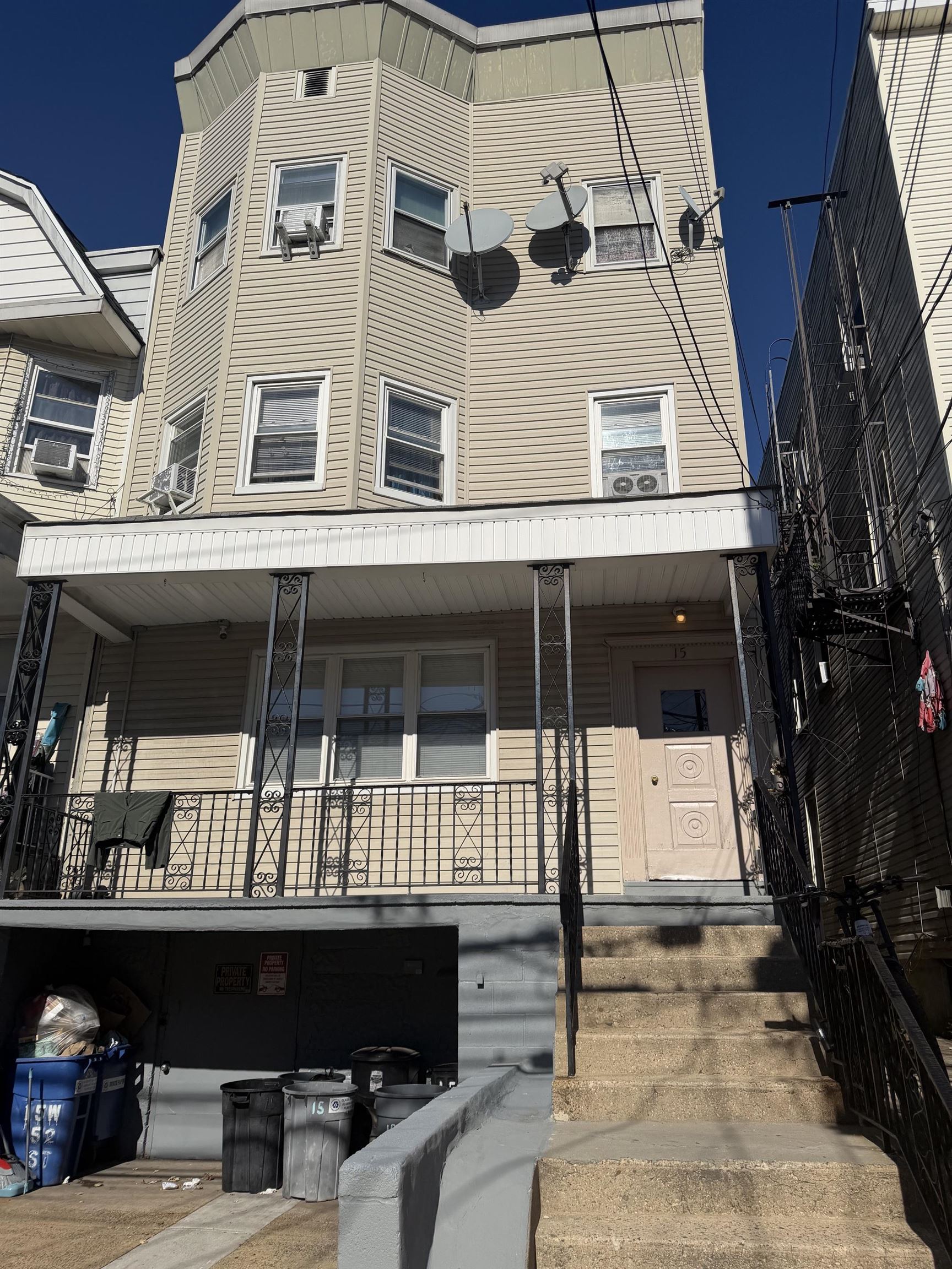 15 West 52nd Street Bayonne NJ 07002
