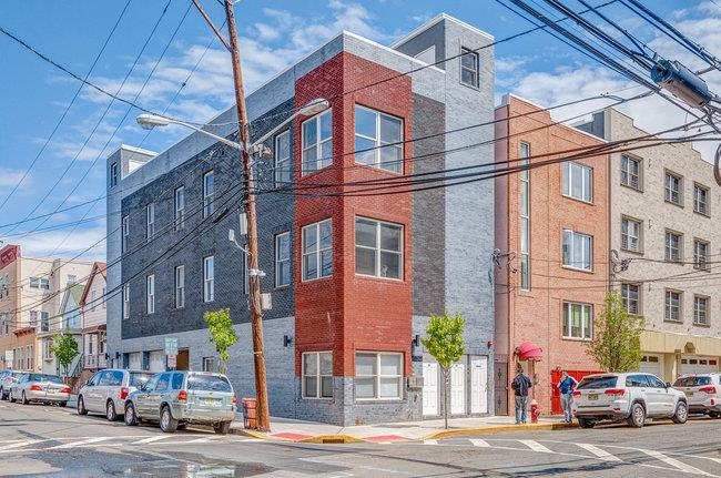 542 29th Street Union City NJ 07087