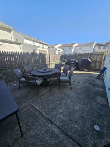 65 Suburbia Court Jersey City NJ 07305