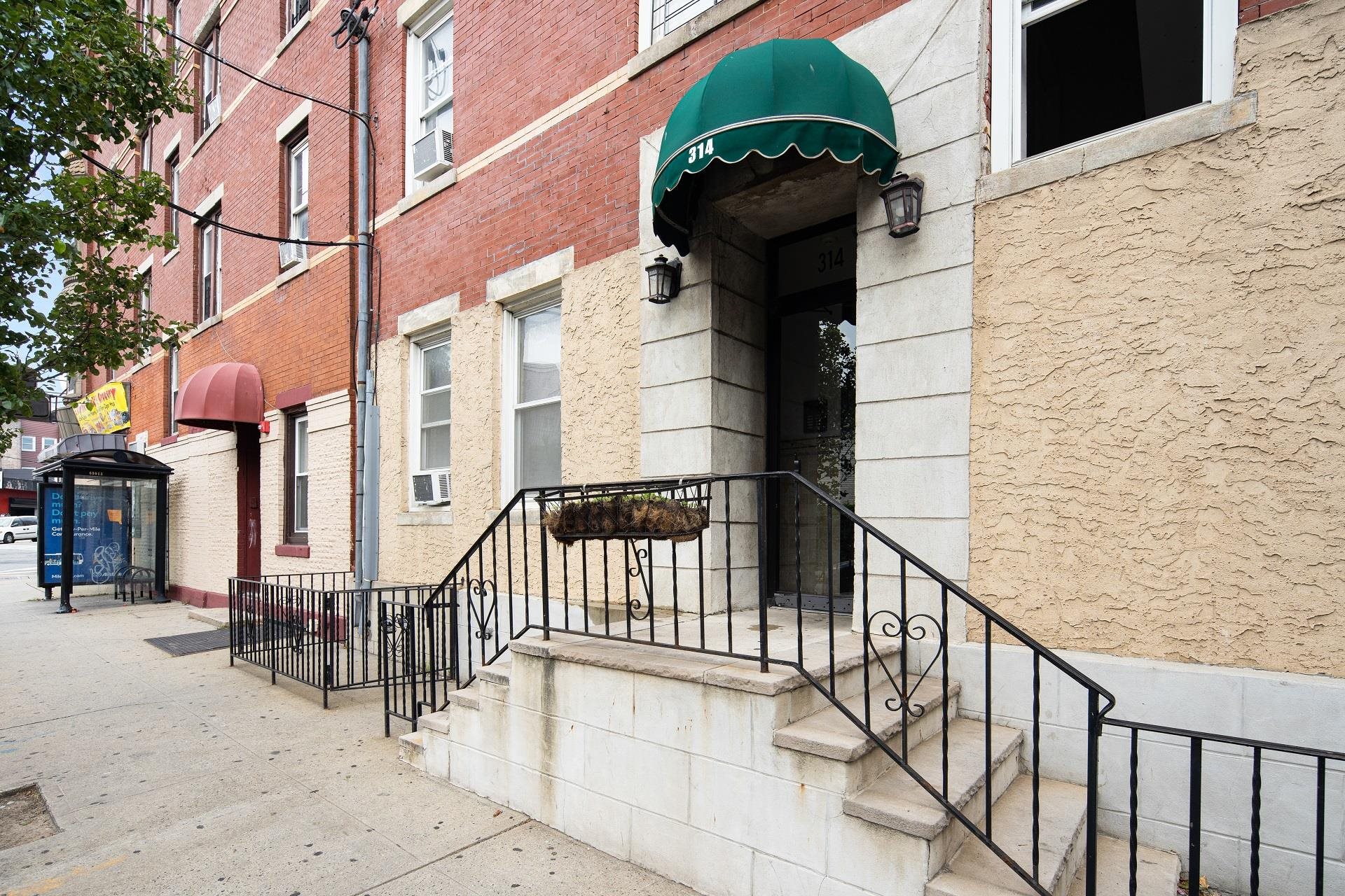 314 Paterson Plank Road Union City NJ 07087