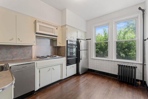 8210 2nd Avenue North Bergen NJ 07047