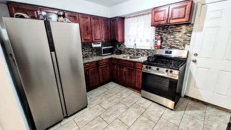 8 Van Nostrand Avenue Jersey City NJ 07305-1815
