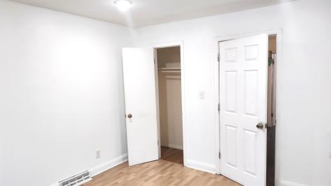 8 Van Nostrand Avenue Jersey City NJ 07305-1815