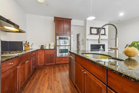 21 Creekside Court Secaucus NJ 07094