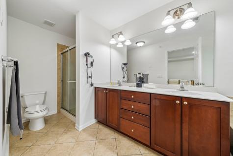 21 Creekside Court Secaucus NJ 07094