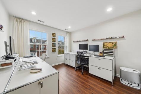21 Creekside Court Secaucus NJ 07094