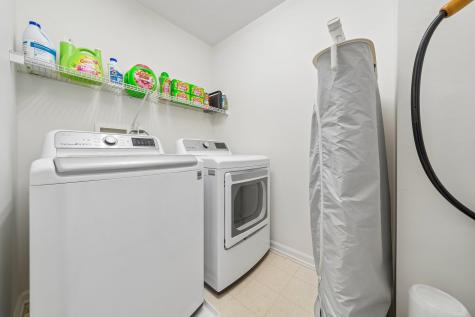 21 Creekside Court Secaucus NJ 07094