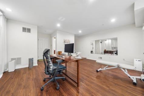 21 Creekside Court Secaucus NJ 07094