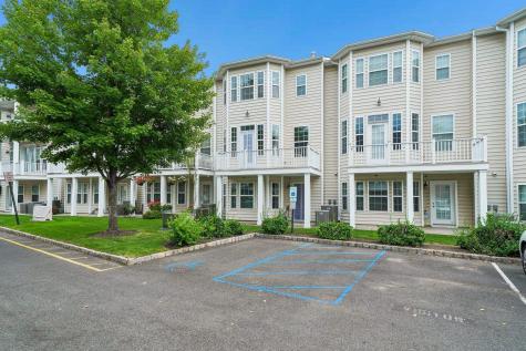 21 Creekside Court Secaucus NJ 07094