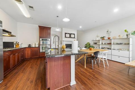 21 Creekside Court Secaucus NJ 07094