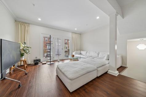 21 Creekside Court Secaucus NJ 07094