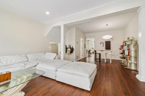 21 Creekside Court Secaucus NJ 07094