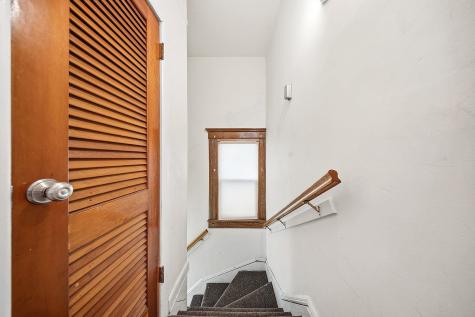 23 Willow Street Bayonne NJ 07002-4704