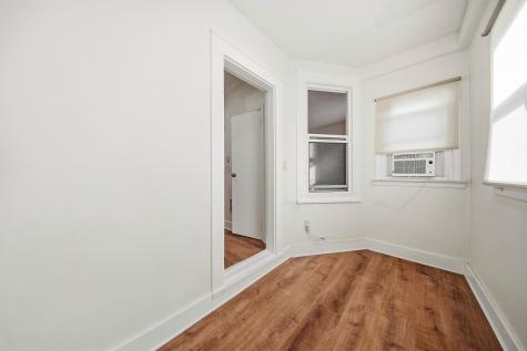 23 Willow Street Bayonne NJ 07002-4704