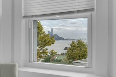 19 Hamilton Avenue Weehawken NJ 07086