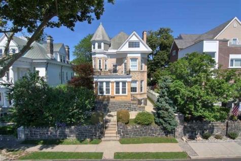 19 Hamilton Avenue Weehawken NJ 07086