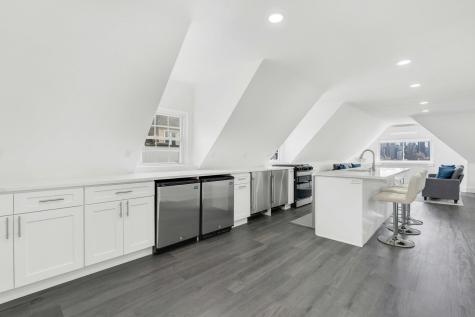 19 Hamilton Avenue Weehawken NJ 07086