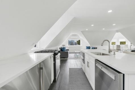 19 Hamilton Avenue Weehawken NJ 07086