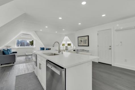 19 Hamilton Avenue Weehawken NJ 07086