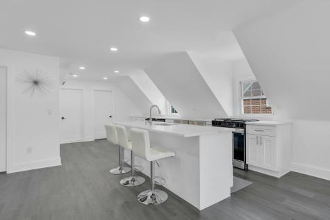 19 Hamilton Avenue Weehawken NJ 07086