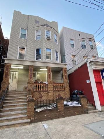 233 Avenue E Bayonne NJ 07002