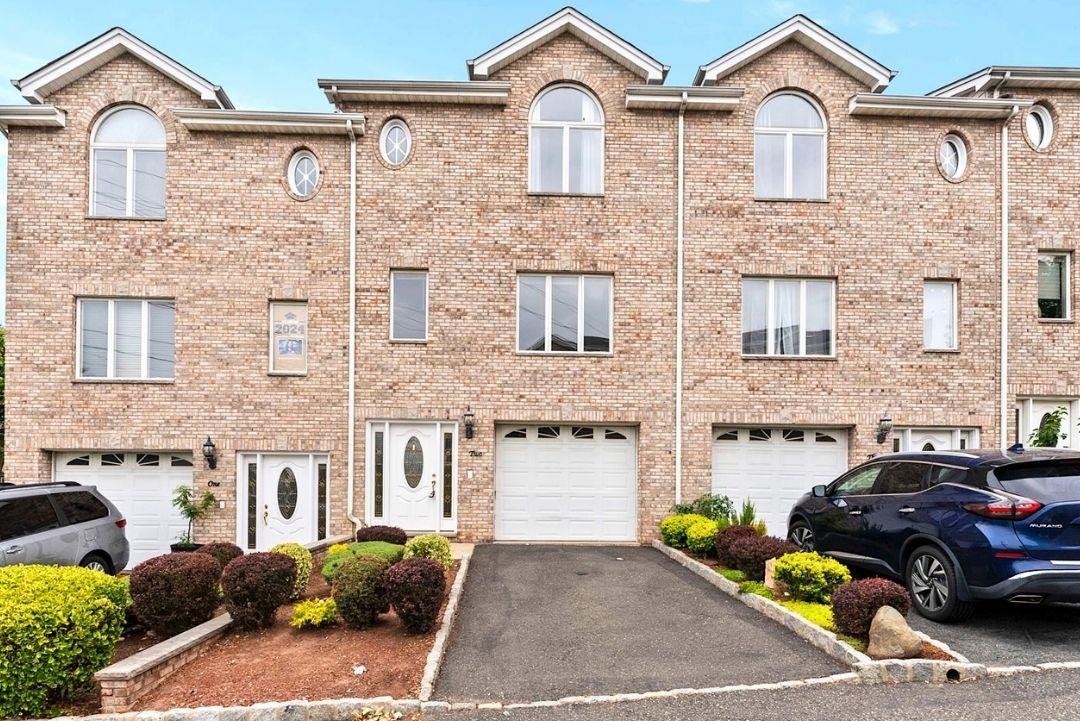 2 Hops Commons Court Secaucus NJ 07094