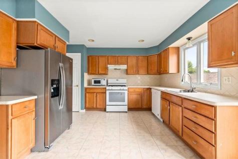 2 Hops Commons Court Secaucus NJ 07094