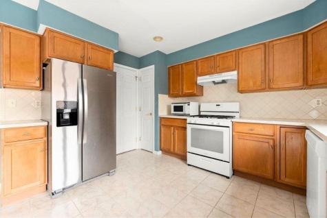 2 Hops Commons Court Secaucus NJ 07094