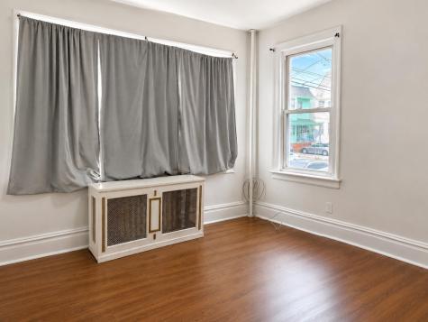 302 Chapel Avenue Jersey City NJ 07305