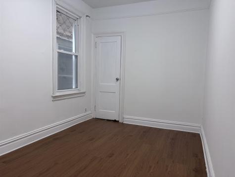 302 Chapel Avenue Jersey City NJ 07305