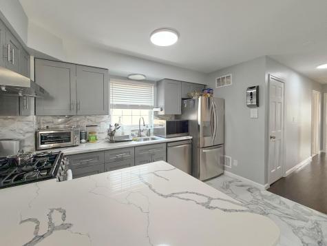 87 Wallis Avenue Jersey City NJ 07306