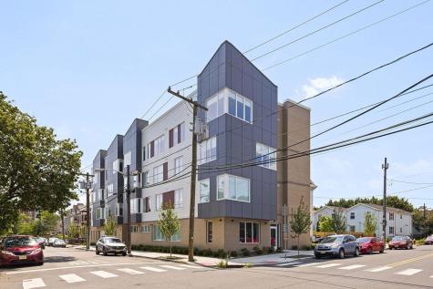 306 Bergen Avenue Jersey City NJ 07305