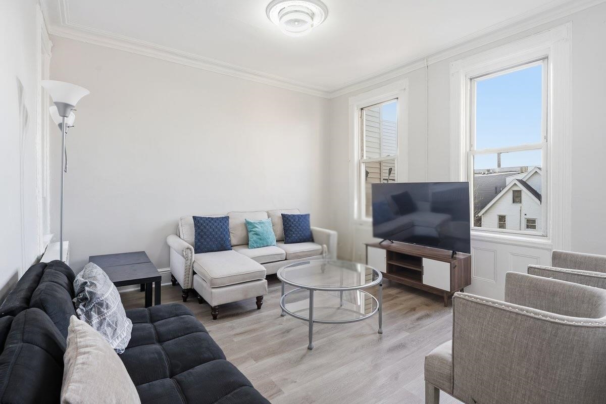 335 47th Street Union City NJ 07087