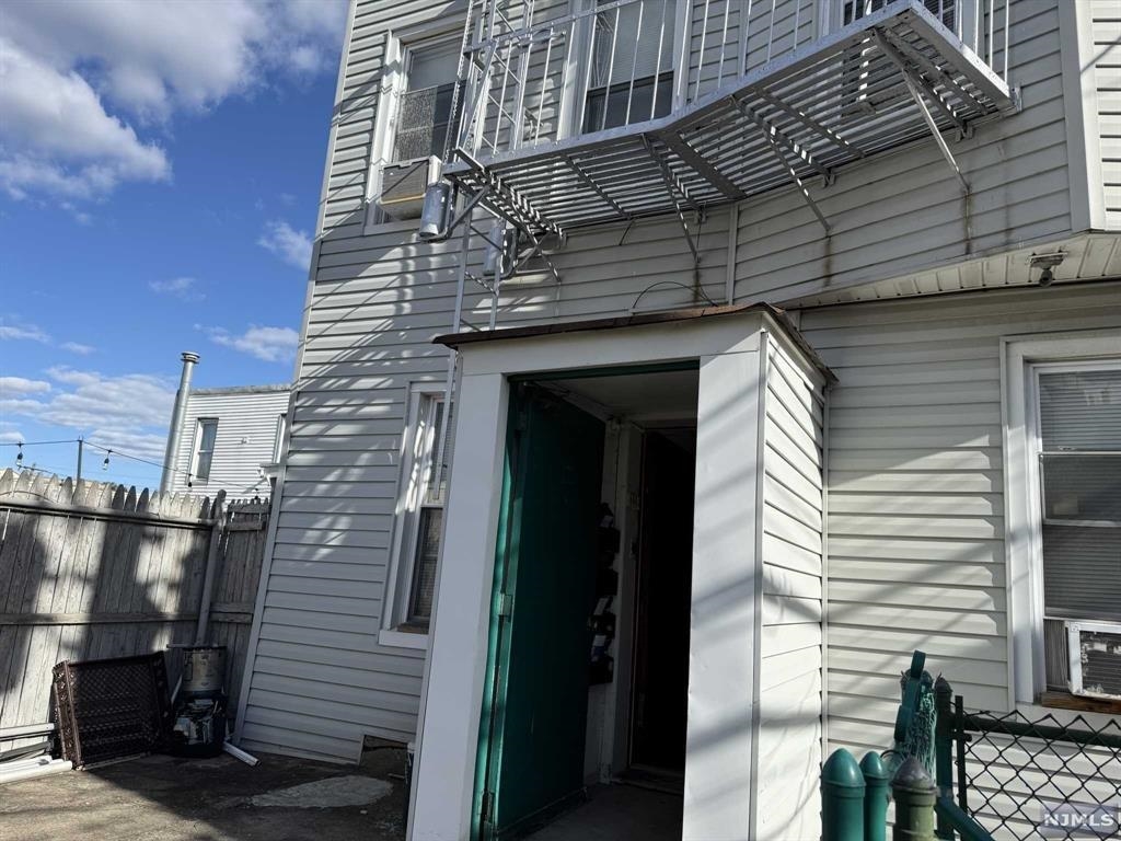6101 Newkirk Avenue North Bergen NJ 07047